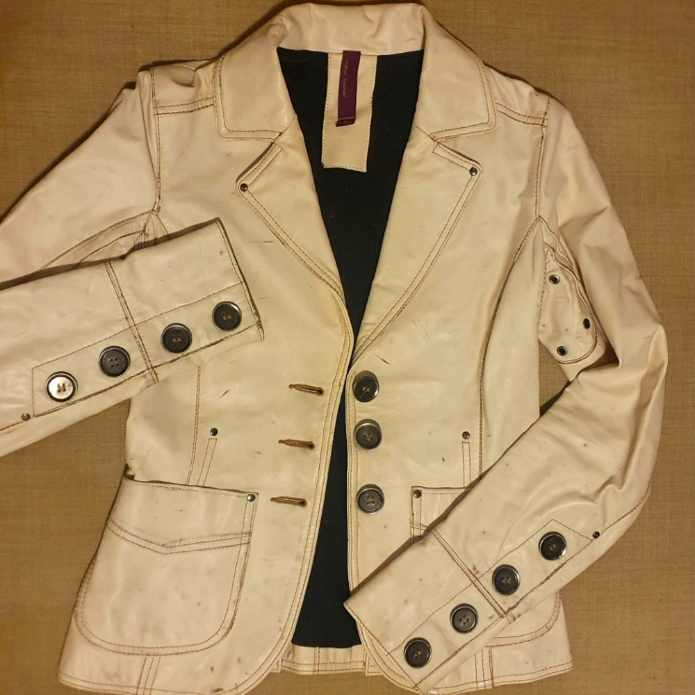Danier Distressed Leather Jacket Limited Edition in Off-white XS